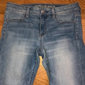 American Eagle light wash skinny Jeans